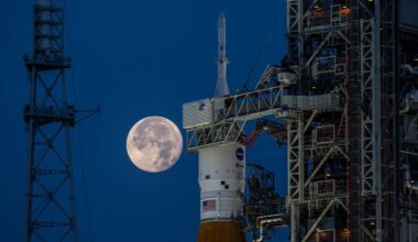 La NASA mantiene la misión tripulada Artemis II alrededor de la Luna para abril de 2026