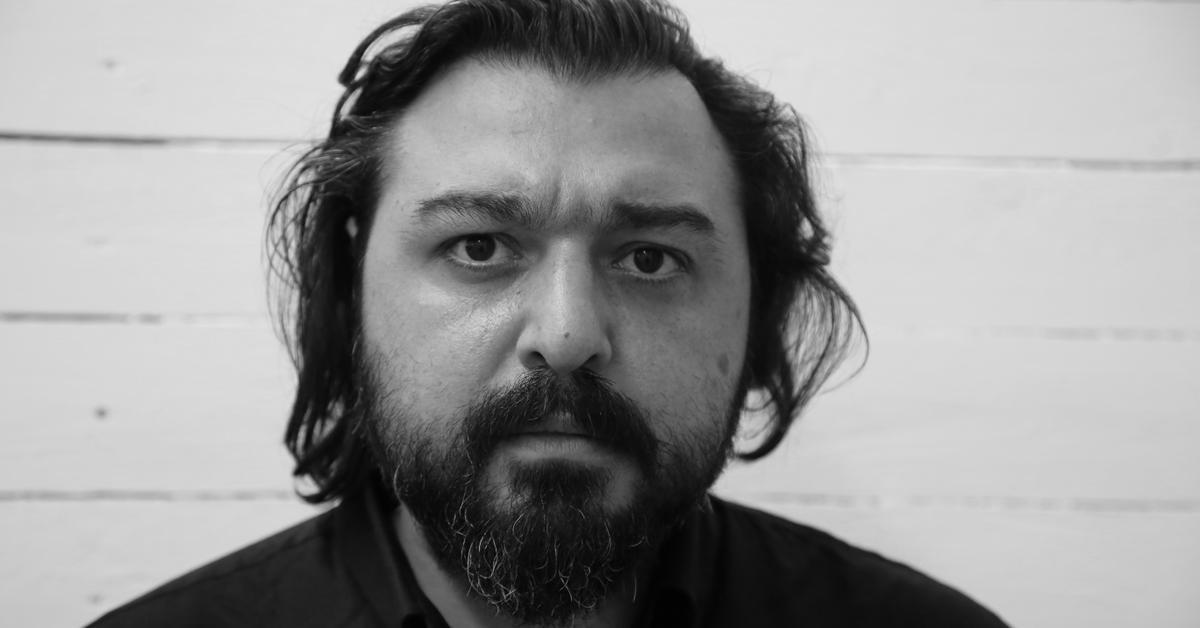 odio, un caza de combate, misiles..."