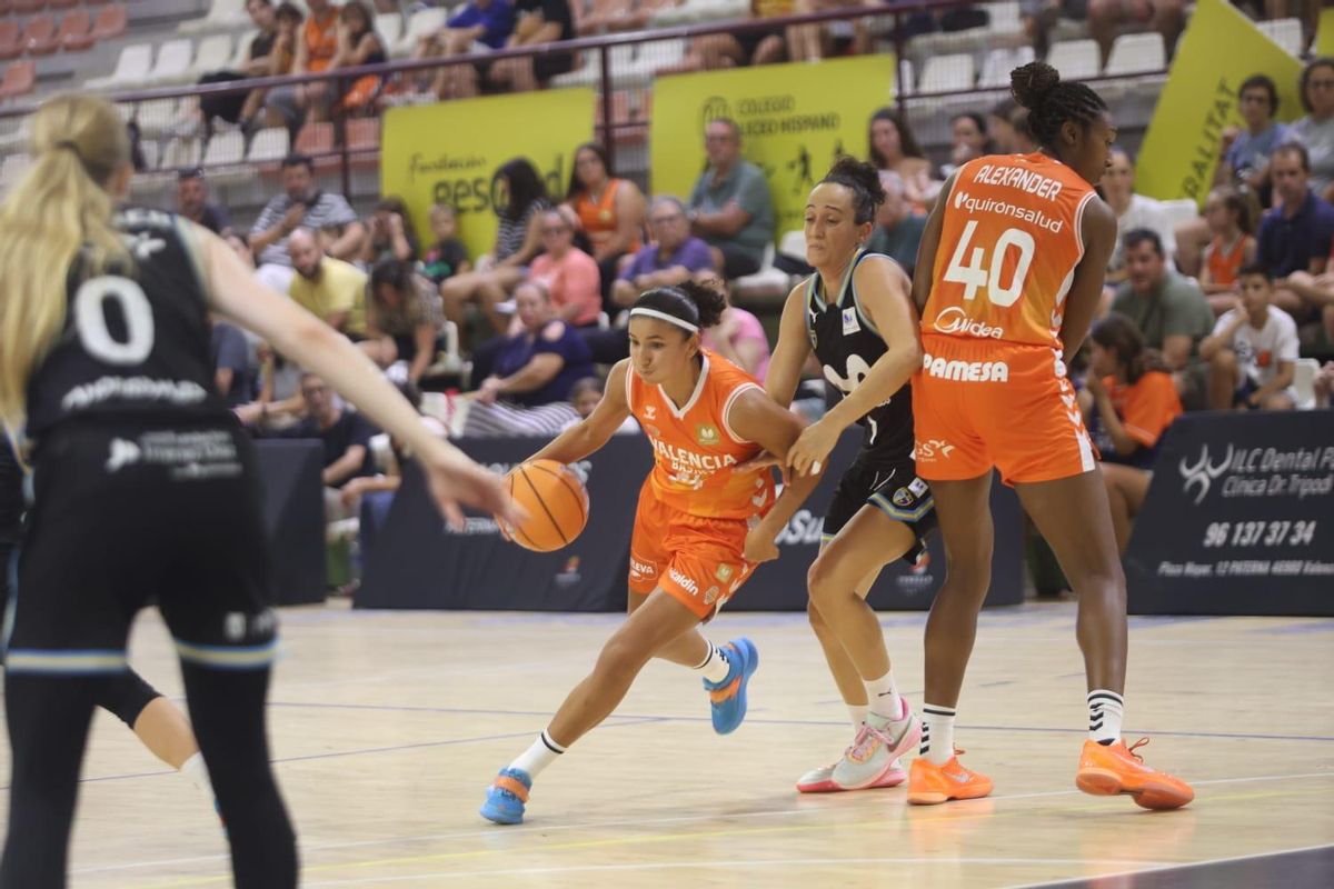 La belga Hind Ben Abdelkader, en sus primeros minutos de taronja.
