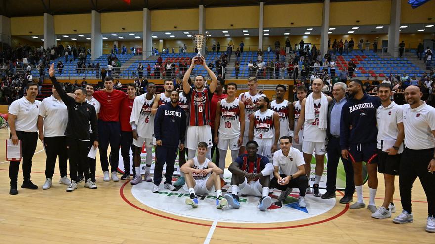 Nowell ilumina el triunfo en la Euskal Kopa (91-95)