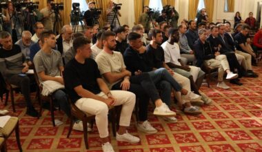La plantilla del Athletic arropa a Yeray