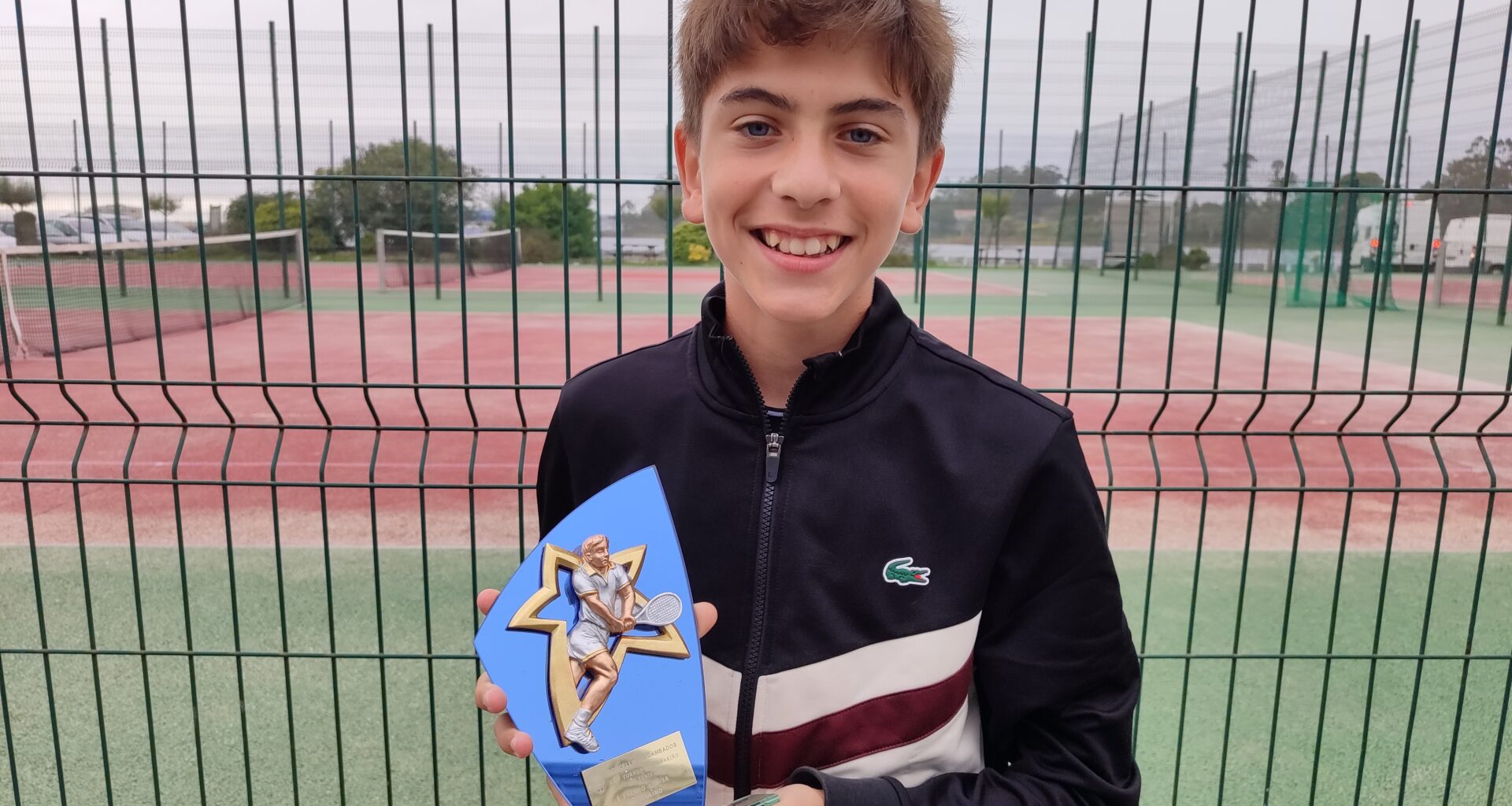 Nico Santos gana el Torneo del Albariño 2025 Sub16 de Tenis