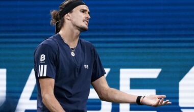 Zverev se lamenta durante el partido ante Auger-Aliassime.