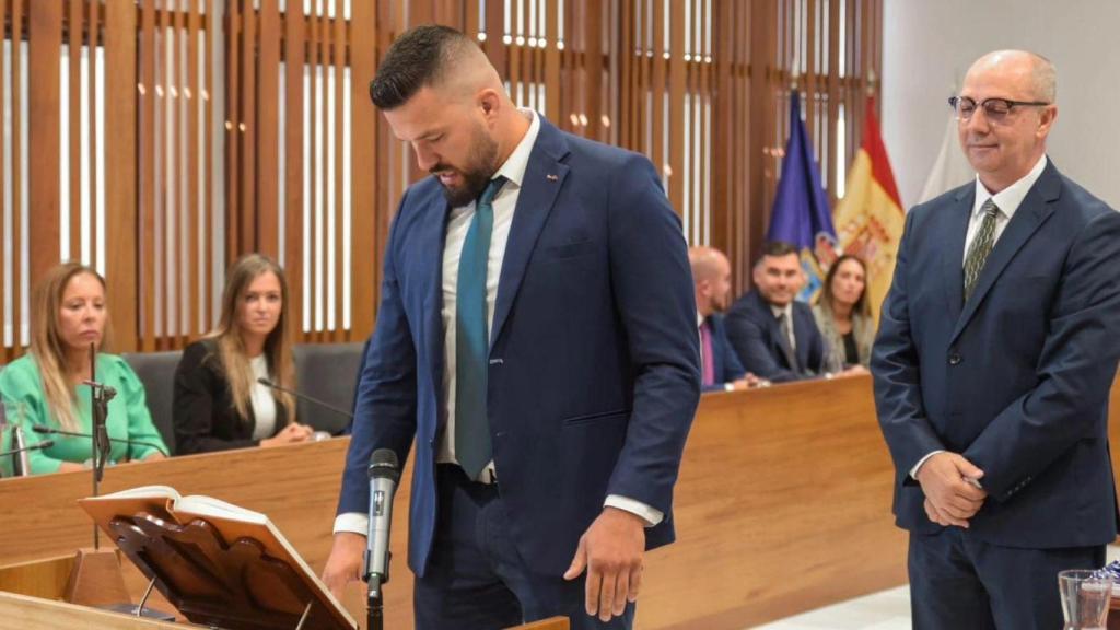Darwin Rodríguez, en la toma de posesión de su cargo en el cabildo de La Palma en 2023