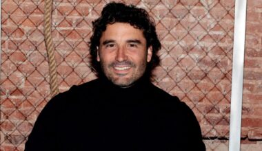 El actor Álex García en una fotografía tomada en febrero de 2024, en Madrid.