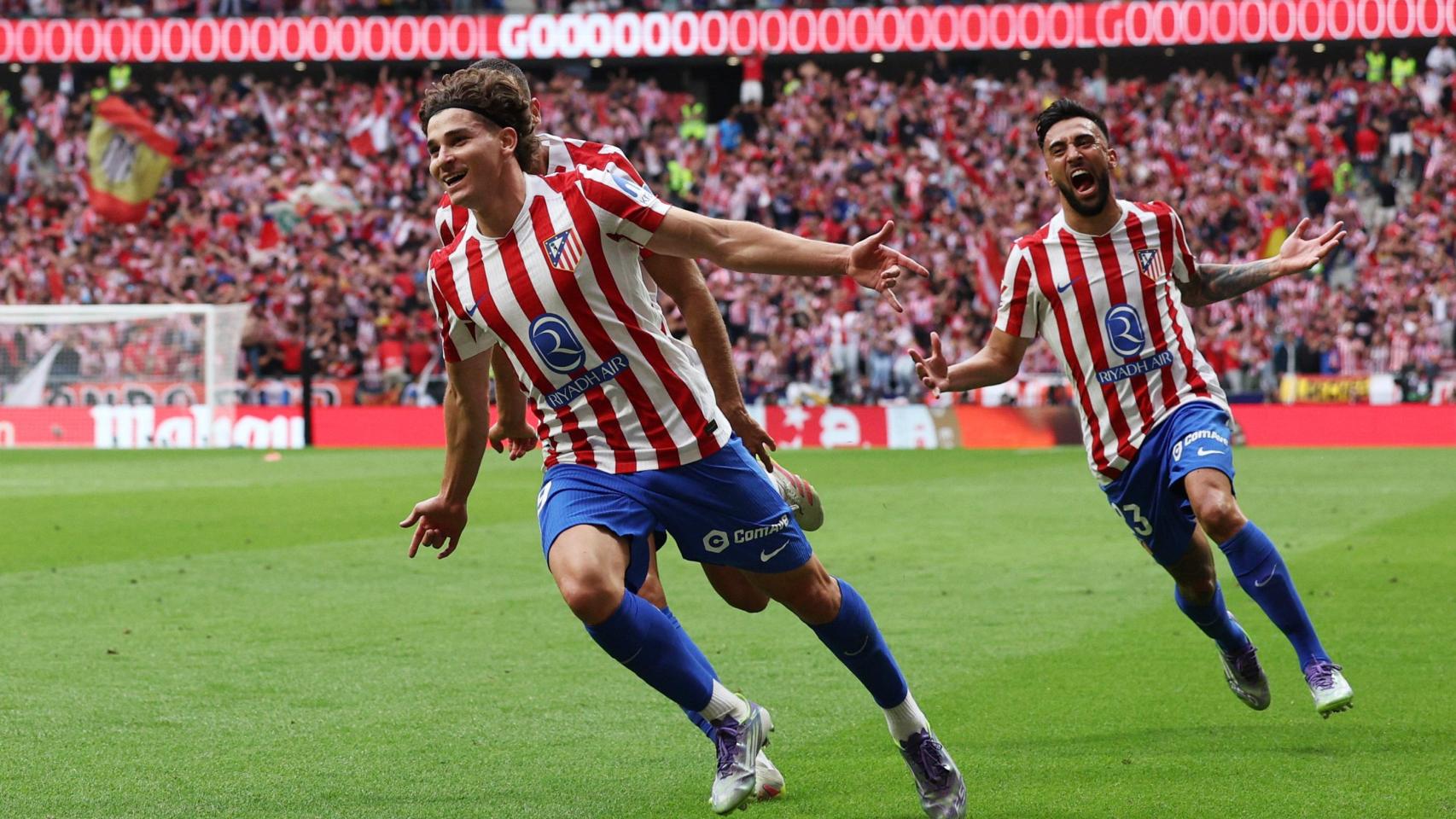 Julián Álvarez celebra uno de sus goles ante el Real Madrid.