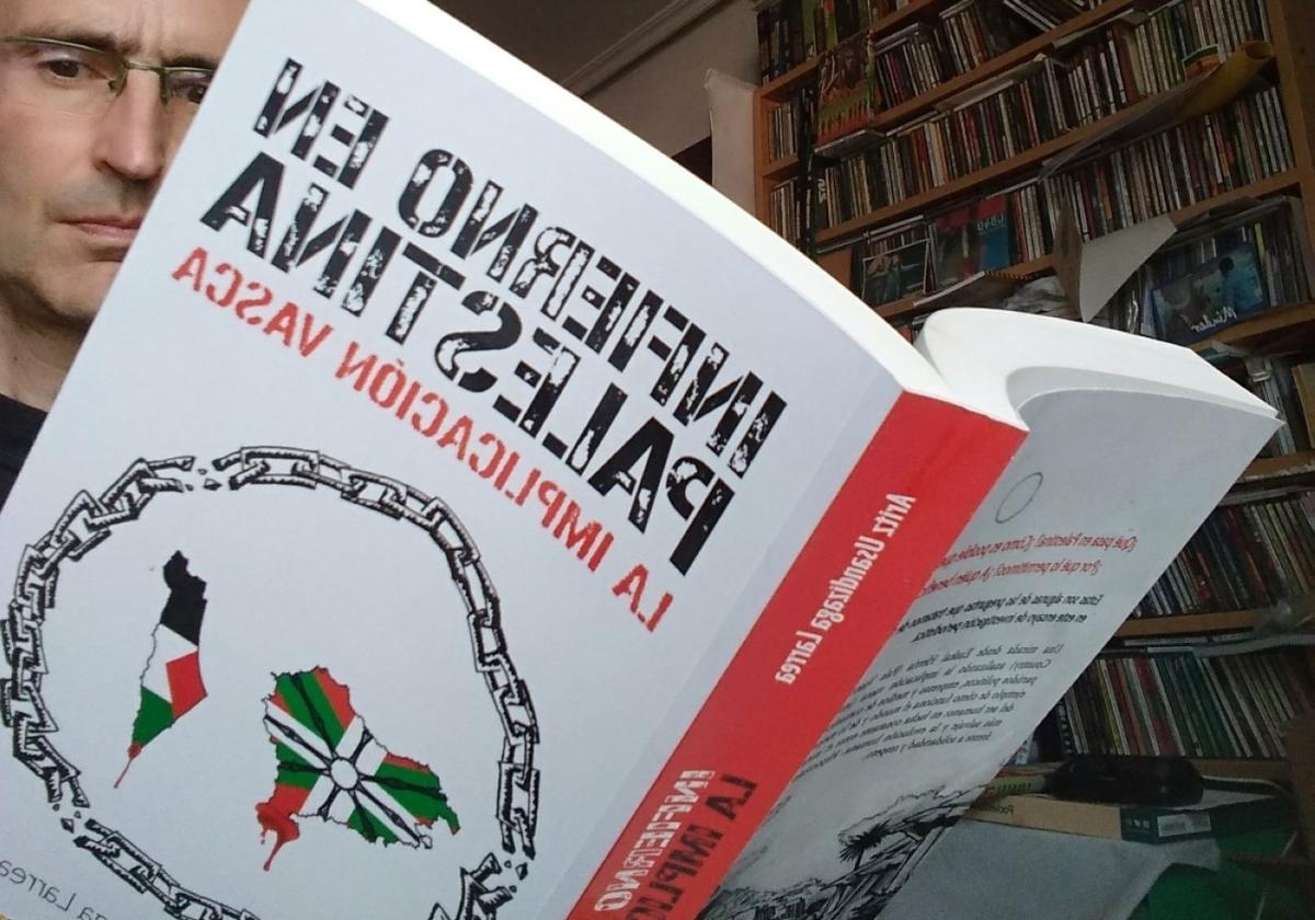 Aritz Usandizaga analiza en su primer libro la implicación vasca en el problema de Palestina