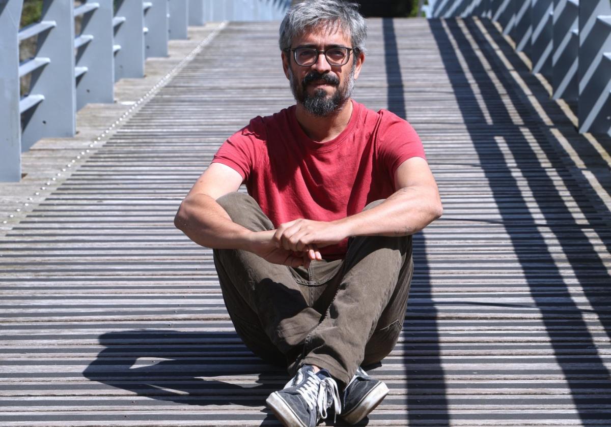 «Para mí la escritura no es refugio sino algo que me conecta con la realidad»