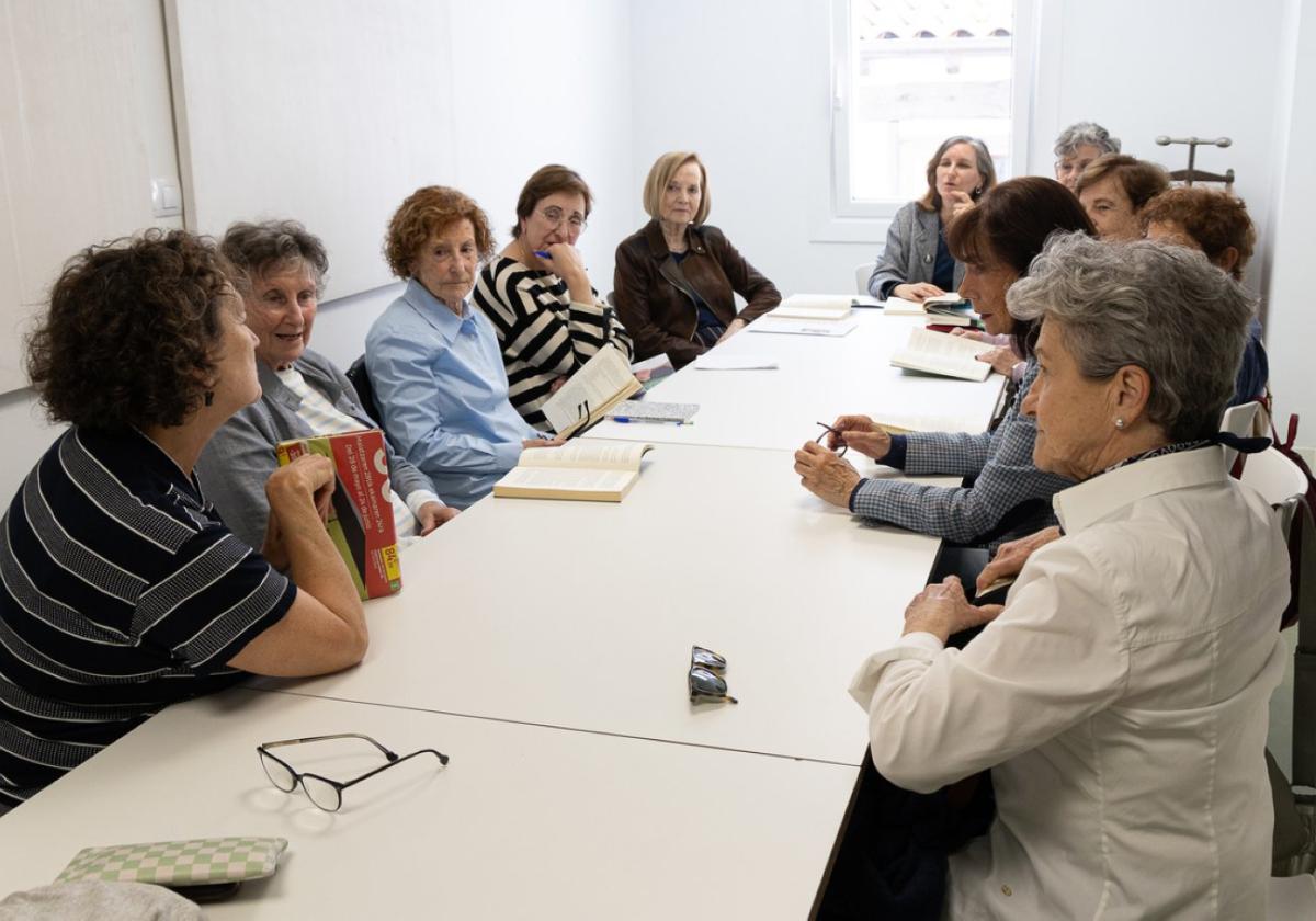 Cinco talleres de literatura a la semana en la biblioteca