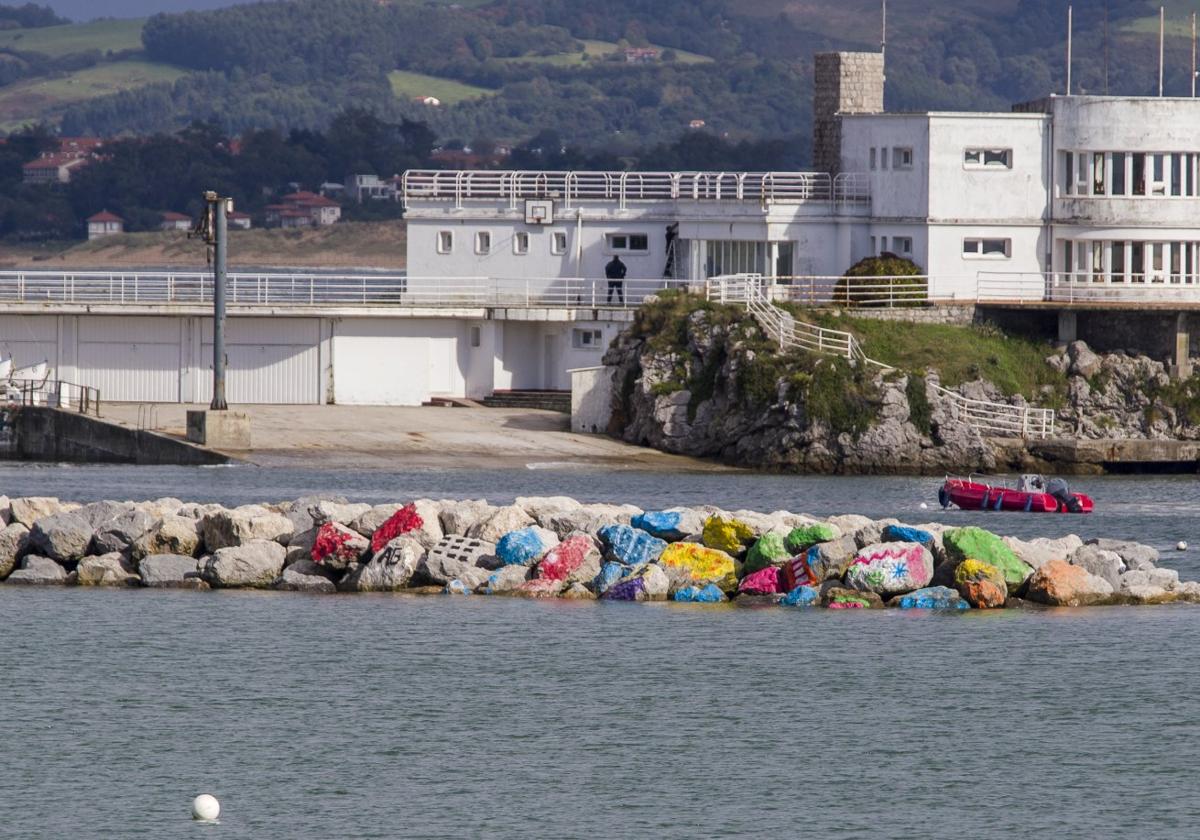 Los grafitis, un elemento más del paisaje urbano de Santander