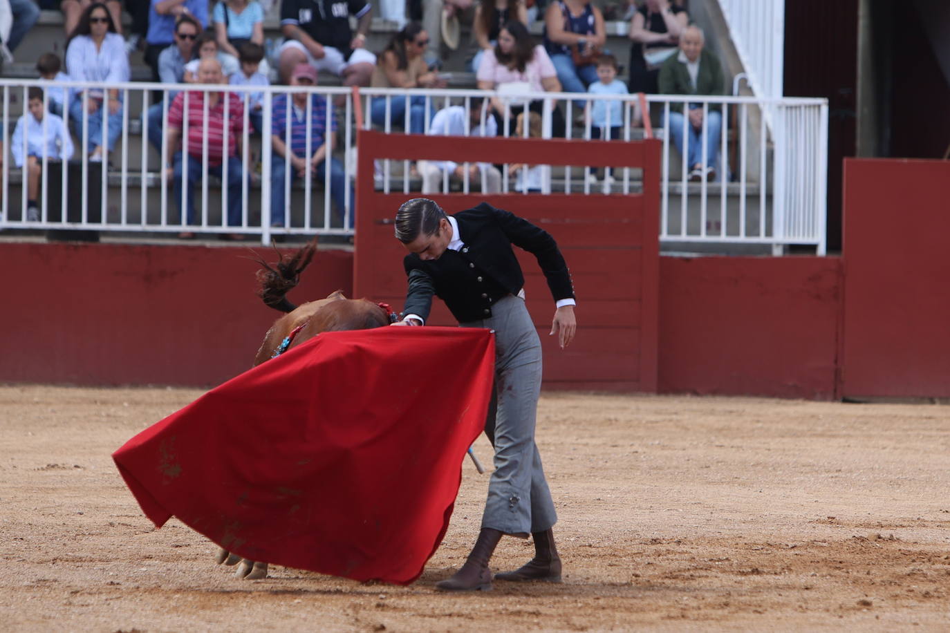 Oreja para Hernández y León en la última clase práctica del Certamen