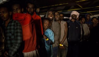 Feijóo propone una reforma migratoria que priorice la "cultura próxima" y expulse a delincuentes