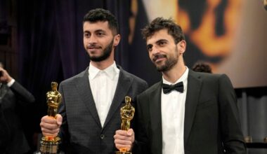 El oscarizado director palestino Basel Adra afirma que varios soldados israelíes asaltaron su casa en Cisjordania