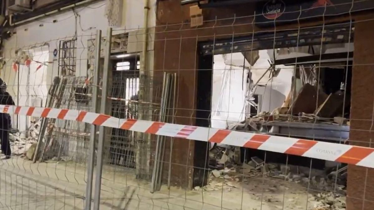 Hallan a 1 persona muerta entre los escombros tras la explosión de Vallecas que ha dejado 25 heridos
