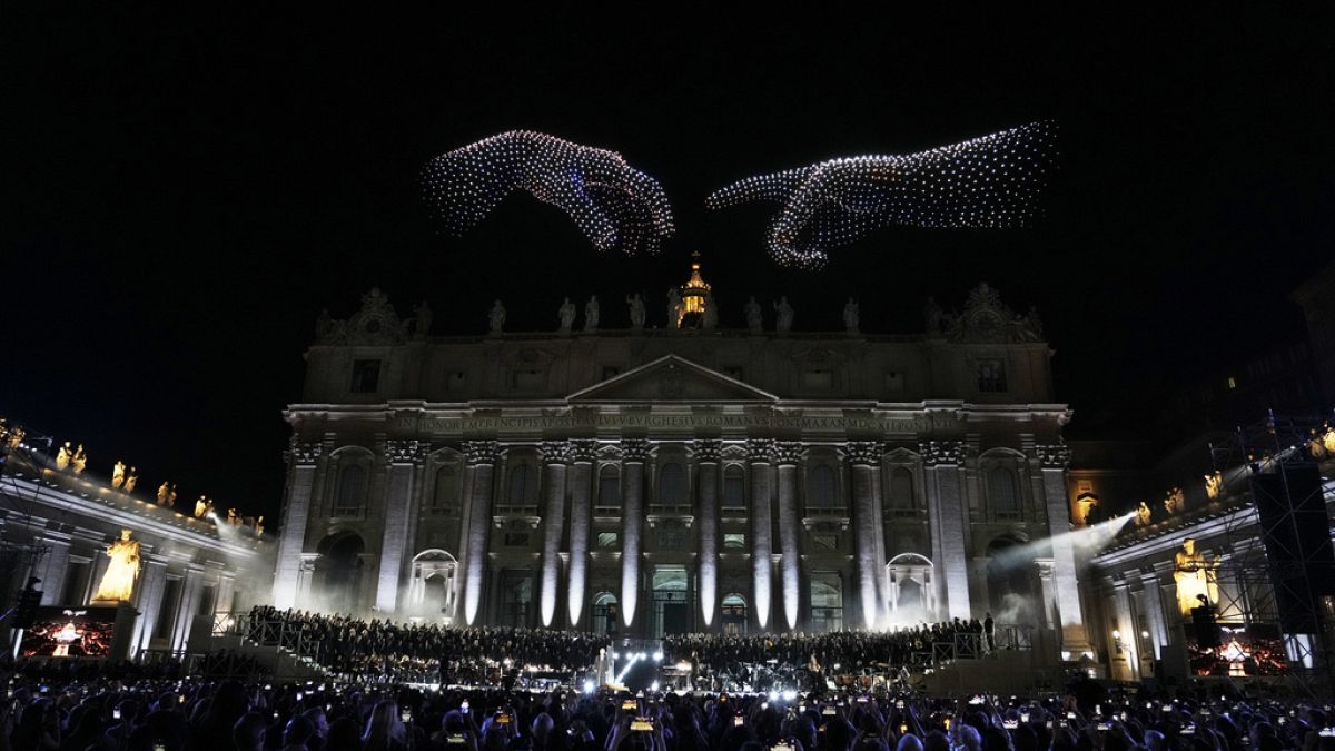 Reguetón en el Vaticano: miles de personas asisten al concierto de Karol G., Bocelli y Pharrell Williams