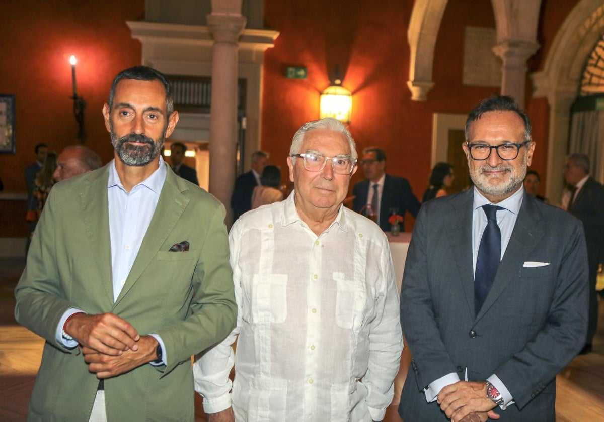 XIV Premio Juridico ABC Fundacion Cajasol Grupos José González-Dans, Enrique Moreno de la Cova, Alberto Pérez-Solano