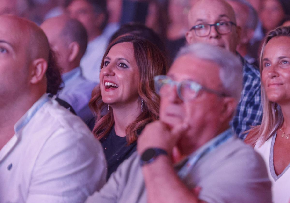 Los amigos que acompañan a la familia Roig en la inauguración del Roig Arena