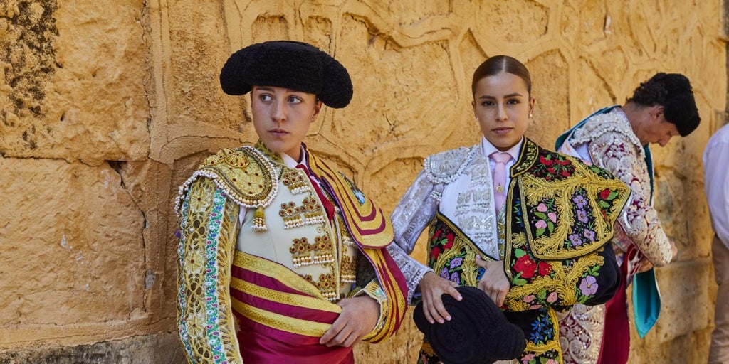 Tres mujeres en el ruedo: un histórico paseíllo