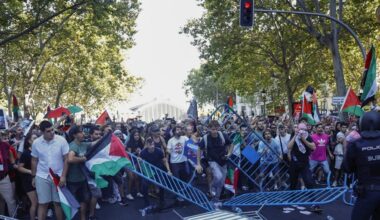 el Giro de Emilia excluye al equipo ciclista