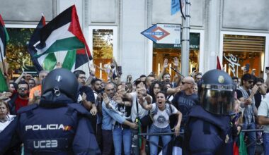 Miembros del Gobierno y sus socios celebran los disturbios en Madrid que obligan a cancelar la última etapa de La Vuelta