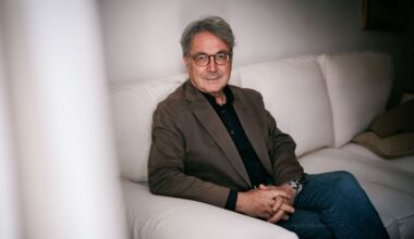 «La novela debe contar sucesos desdichados a gente más o menos feliz»