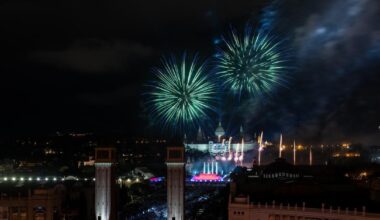Estopa con seis temas en catalán y la Font Màgica recuperada llenan de fiesta el Piromusical