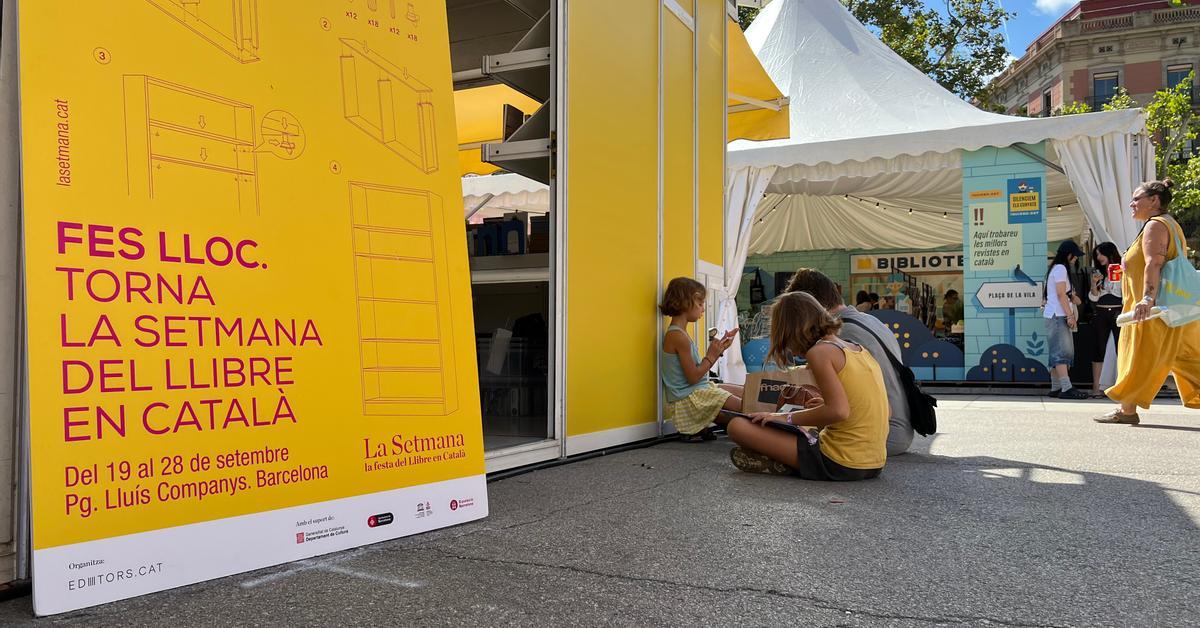 Toni Sala anima al lector a ir a la Semana del Libro, uno de los pocos lugares públicos del mundo donde la catalanidad está normalizada y celebrada con orgullo y justicia