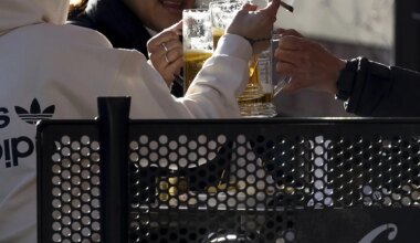 Las empresas y hosteleros reaccionan a la nueva ley antitabaco: "Es un despropósito. Va contra los hosteleros, no contra el tabaco" - El Mundo