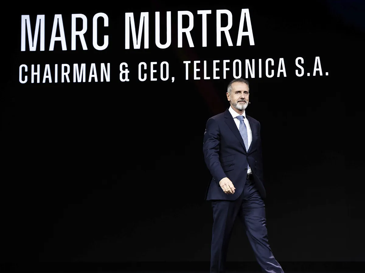 Telefónica prepara la puesta de largo de su plan estratégico con Vodafone en el punto de mira y la operación salida americana en su última etapa - El Mundo