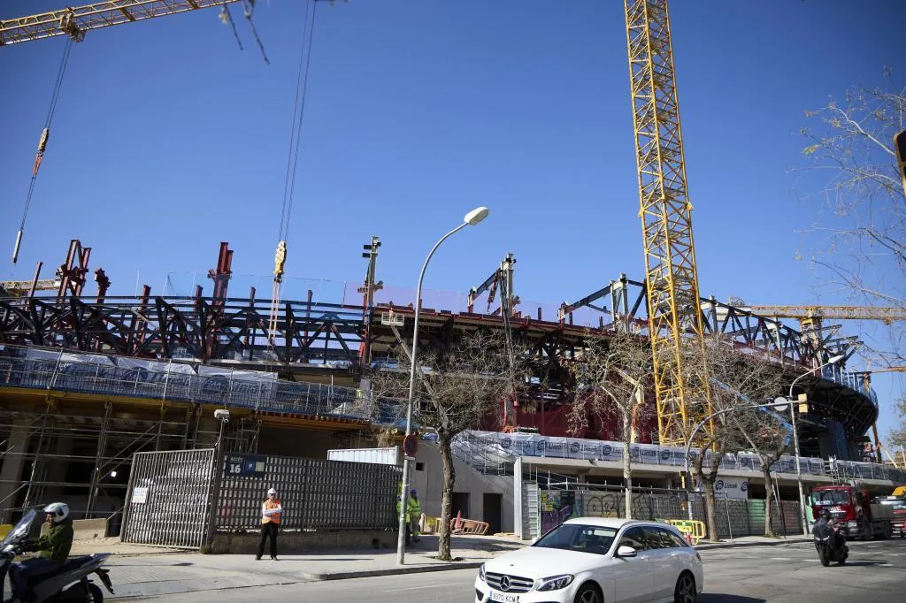 La Guardia Urbana paraliza las obras del nuevo Spotify Camp Nou - El Mundo