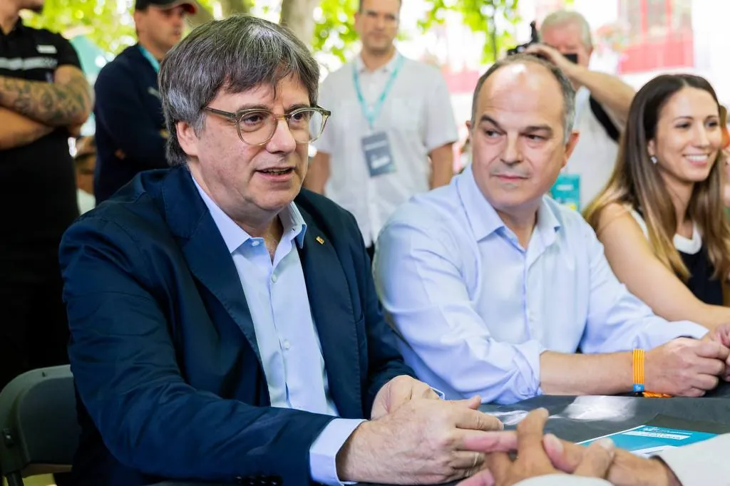 Junts celebra que al fin Pedro Sánchez reconozca que en España hay 'lawfare' y "jueces que hacen política" - El Mundo
