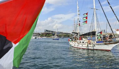 Cinco barcos de la Global Sumud Flotilla que viaja a Gaza regresan al puerto de Barcelona "por razones de seguridad" - El Mundo