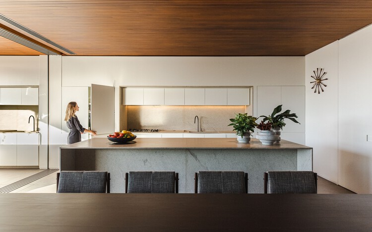 Residencia JF / kg studio - Fotografía interior, Cocina, Madera, Encimera, Mesas, Iluminación, Sillas