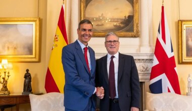 Sánchez y Starmer firman el primer acuerdo bilateral desde el Brexit - El Mundo