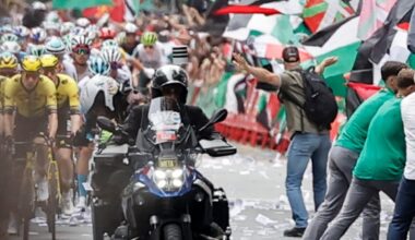 Las protestas contra Israel obligan a suspender la etapa de la Vuelta en Bilbao a tres kilómetros de la meta | El PAÍS Exprés