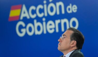 Las contradicciones de Albares sobre la presencia de Israel en la Vuelta: puede vetar cualquier competición por incompatible "con la política exterior" - El Mundo