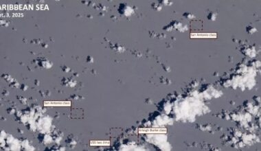 Imágenes satelitales captaron la llegada de una flota estadounidense frente a las costas de Venezuela