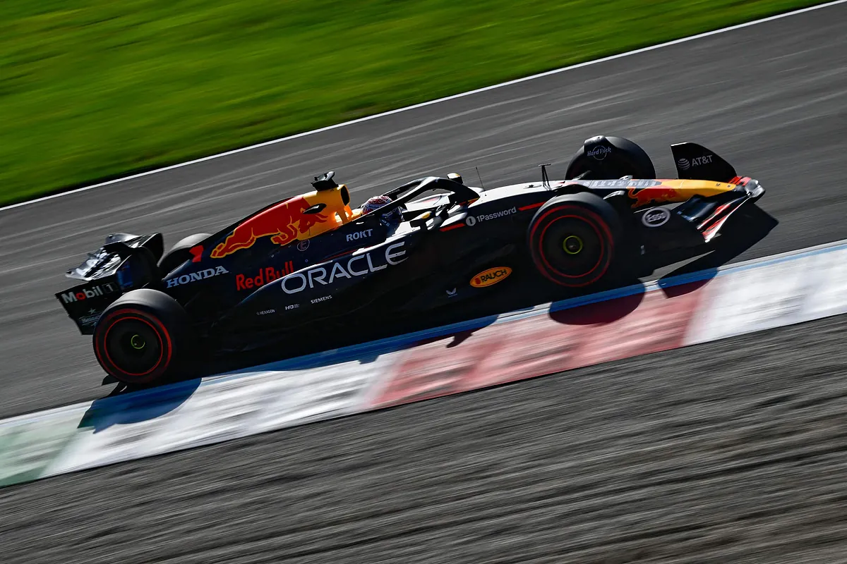 Verstappen roza la perfección con una 'pole' de récord en Monza - El Mundo