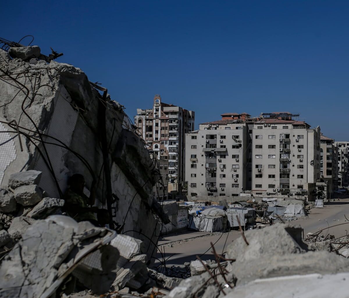 Israel bombardea edificios residenciales en Gaza y pide a un millón de personas desplazarse al sur | El PAÍS Exprés