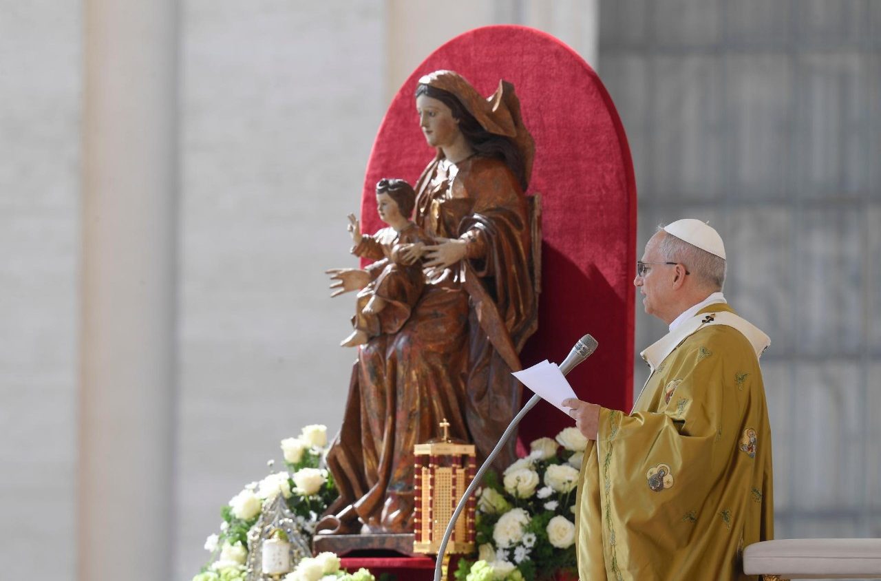 El Papa en el Ángelus: Dios no quiere la guerra. ¡Dios quiere la paz!