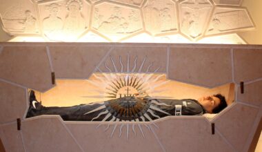 Qué pasará con el cuerpo de Carlo Acutis, el primer santo millennial: reliquias en disputa y el impactante destino de su corazón