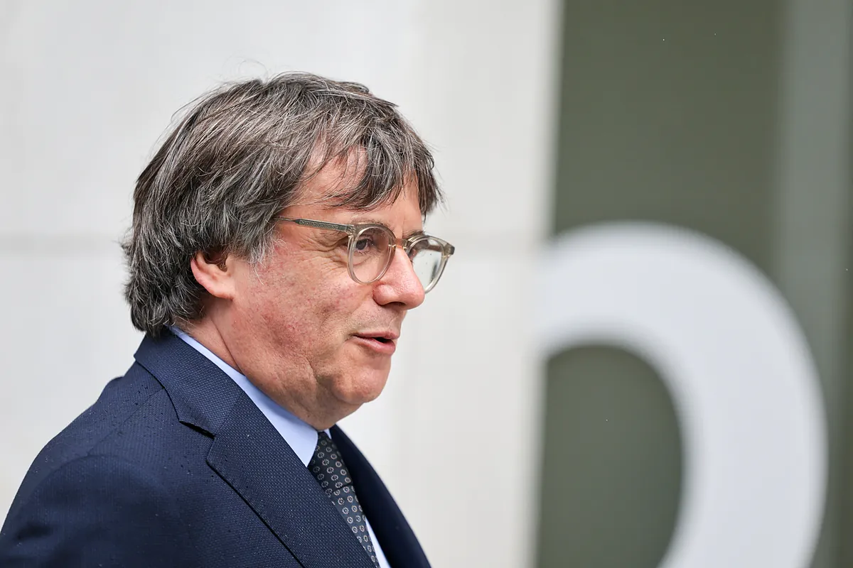 Nuevo movimiento de Puigdemont: recusa a tres magistrados del TC para retrasar el rechazo a su regreso inmediato a España - El Mundo