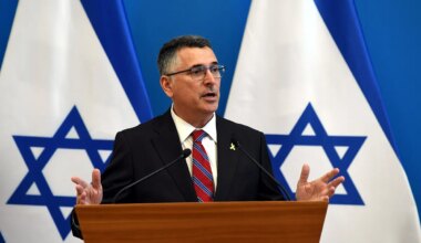 Equilibrios de PP y Vox para no enredarse con Israel: la distancia de Feijóo a Ayuso y explicar la Inquisición "a nuestros amigos israelíes" - El Mundo