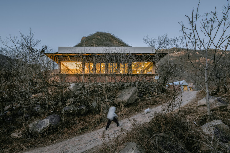 Terraza llena de castaños / Wonder Architects - Fotografía exterior