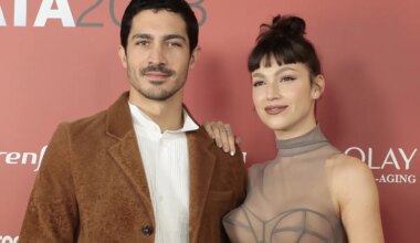 Úrsula Corberó anuncia que espera su primer hijo con Chino Darín: "No es IA" - El Mundo