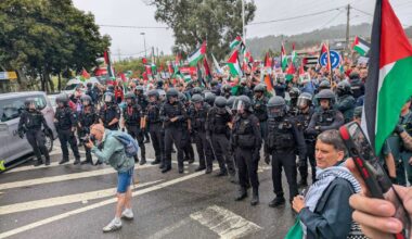 Las protestas por la presencia del Israel vuelven a parar la Vuelta: triunfo de Bernal | Txirrindularitza