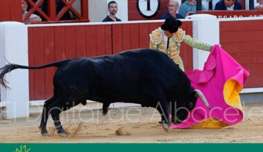 Un caballo herido y un 'Dulce' que mereció más meten la feria de Albacete en un pozo de mediocridad