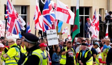 Más de 110.000 personas se manifiestan en Londres convocadas por activista de ultraderecha