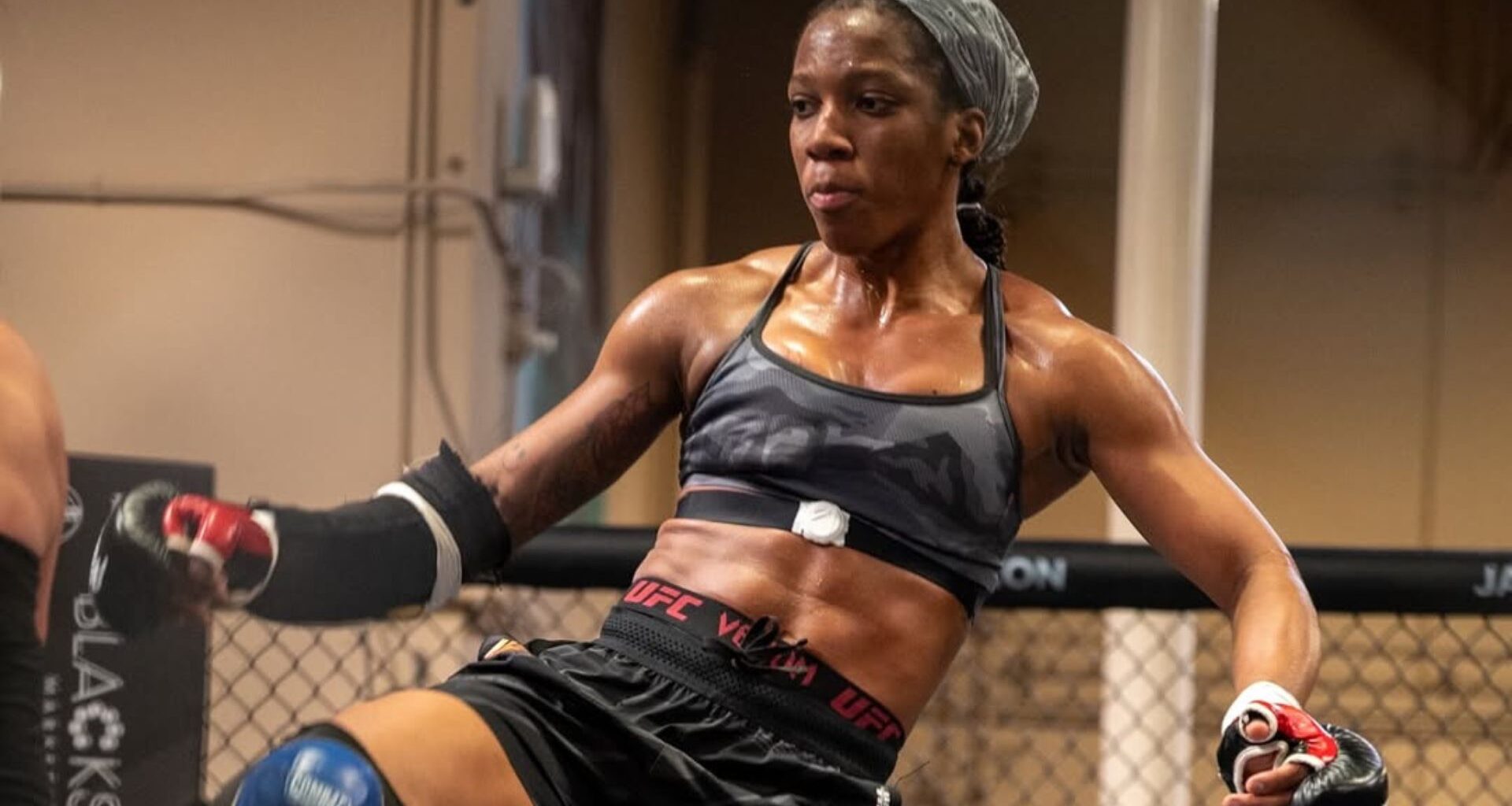 Panameña se fortalece en las artes marciales mixtas y mira hacia el título UFC - Destino Panamá