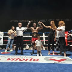 Gloria, sangre y un cinturón para Baldospino